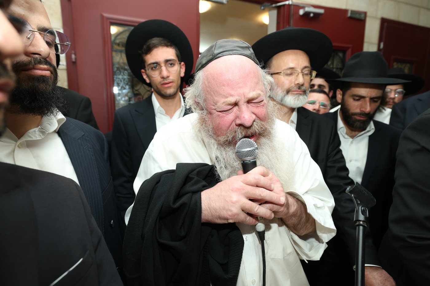 הלווית המקובל הגה"צ רחמים עטיה זצ"ל