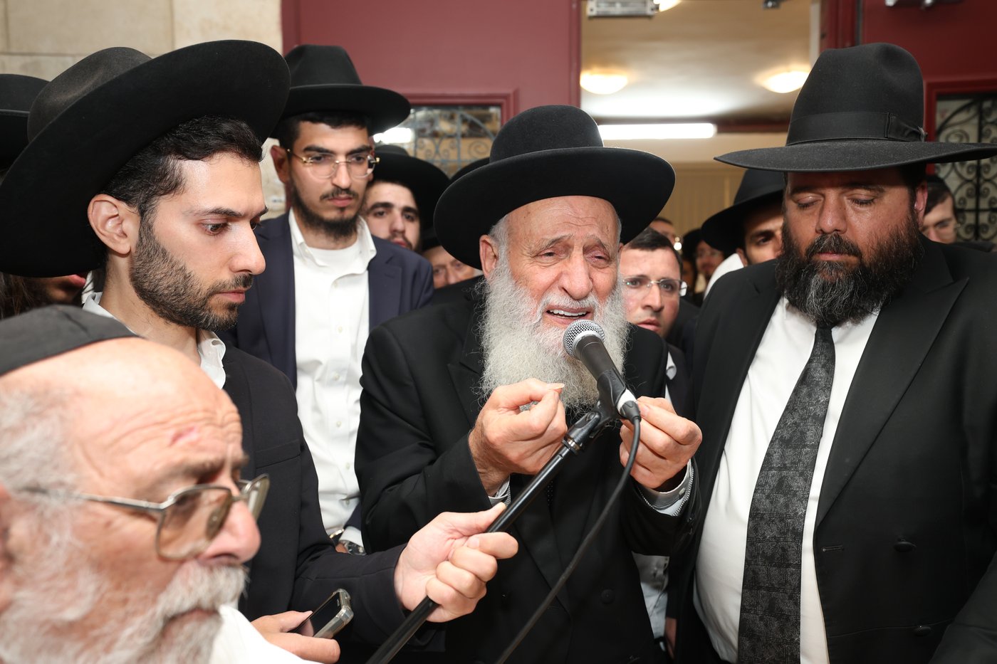 הלווית המקובל הגה"צ רחמים עטיה זצ"ל
