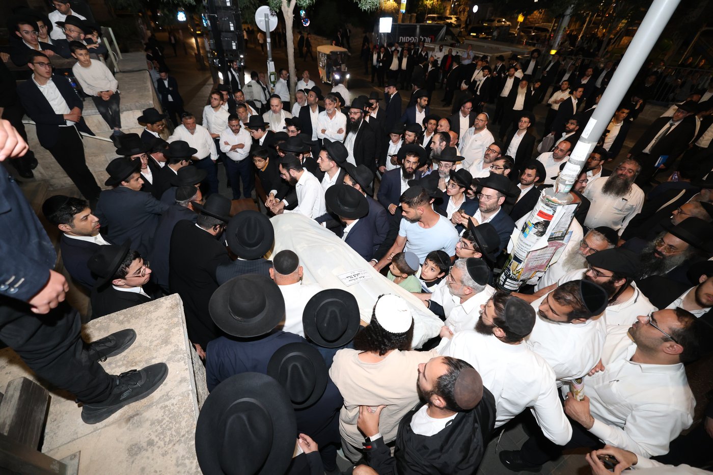 הלווית המקובל הגה"צ רחמים עטיה זצ"ל