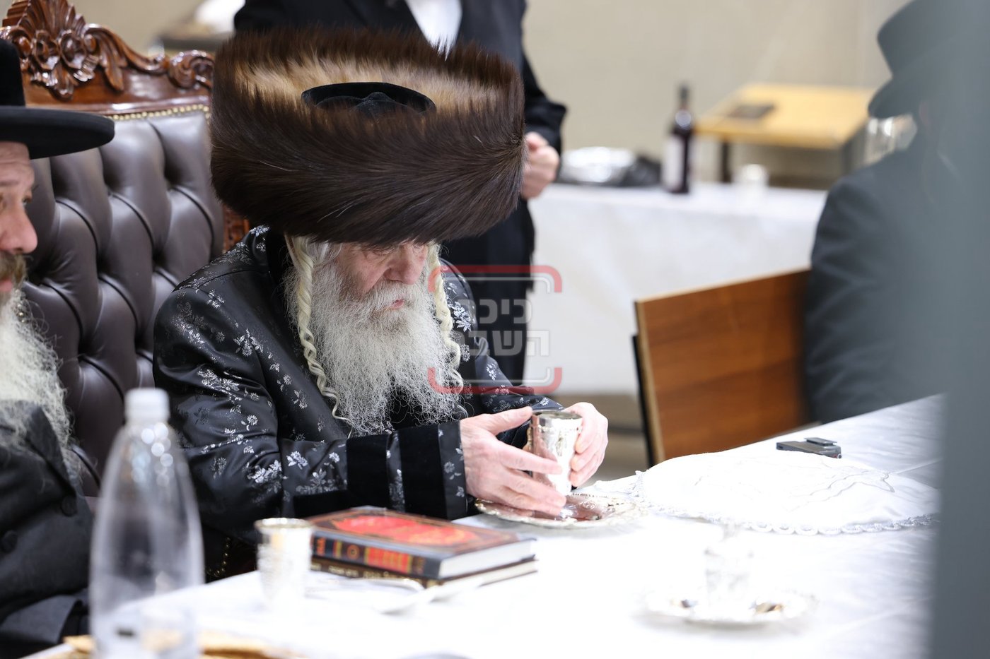 טיש פסח שני בחצה"ק קרעטשניף י-ם