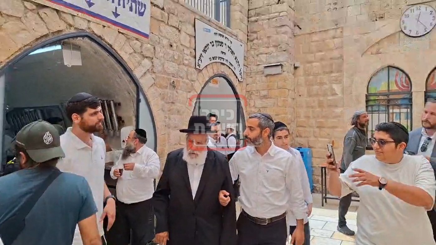 "לב ריק מתורה ומוסר": הגר"ש מחפוד מגנה בחריפות רבה  את המפגינים מבני ברק