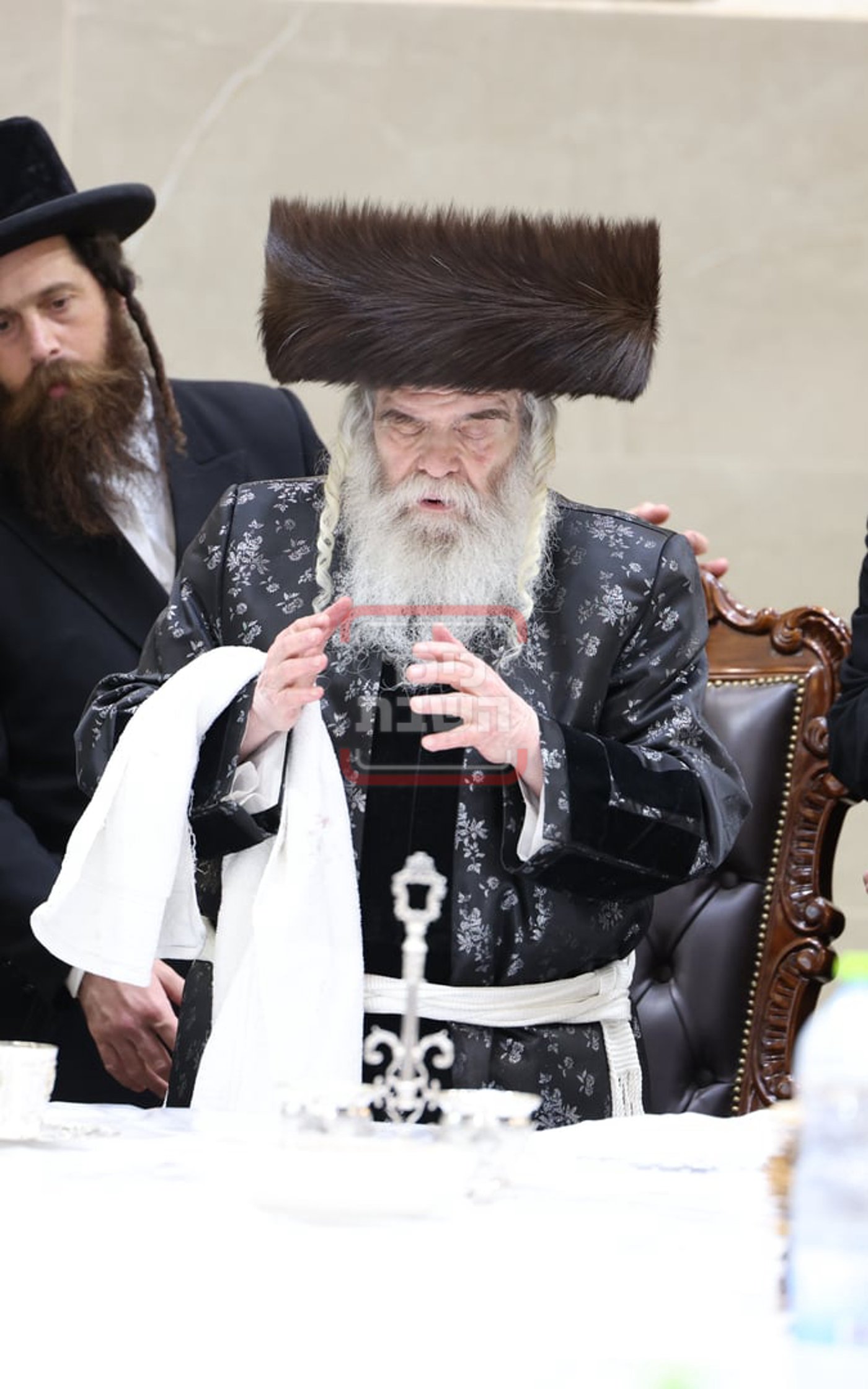 טיש פסח שני בחצה"ק קרעטשניף י-ם