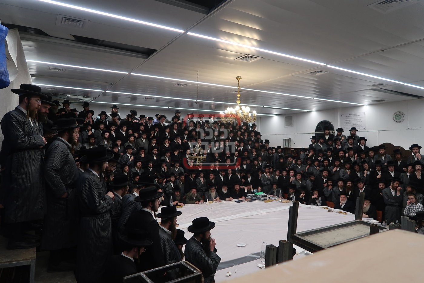 האדמו"ר מתולדות אברהם יצחק בטיש פסח שני
