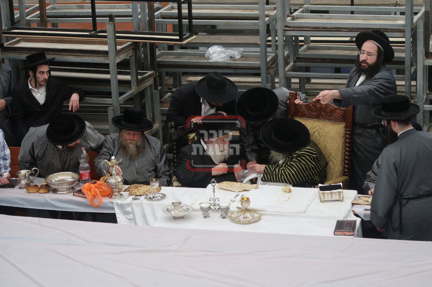 האדמו"ר מתולדות אברהם יצחק בטיש פסח שני