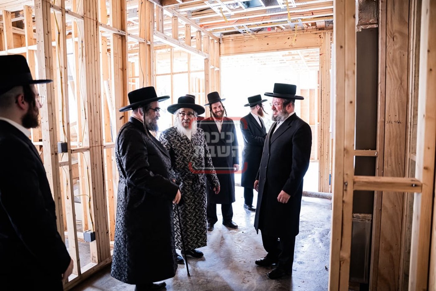 יציקת המקווה בישיבת סאטמר