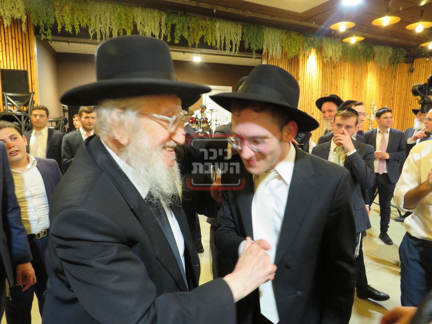 שמחת נישואי נכד הגר"א לוי 