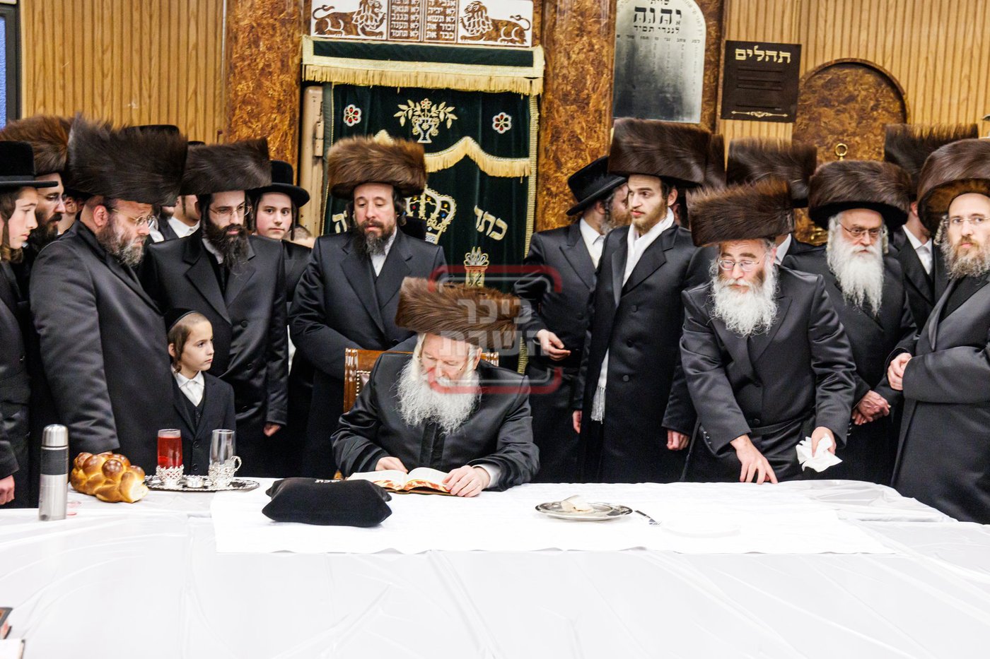 האדמו"ר מבאבוב בלימוד ספה"ק 'נועם אלימלך' בכניסת השבת