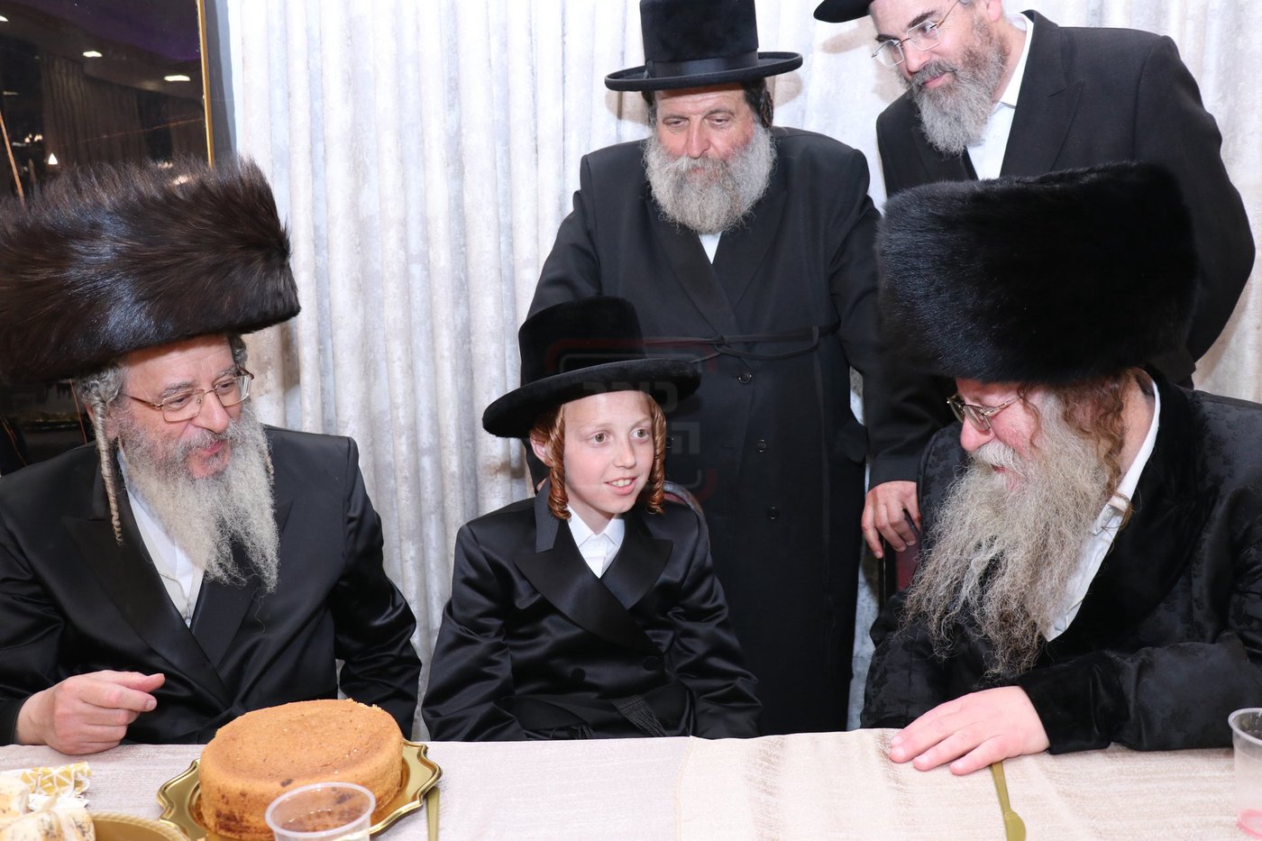 שמחת בר המצווה לנכד האדמו"ר מקוזמיר