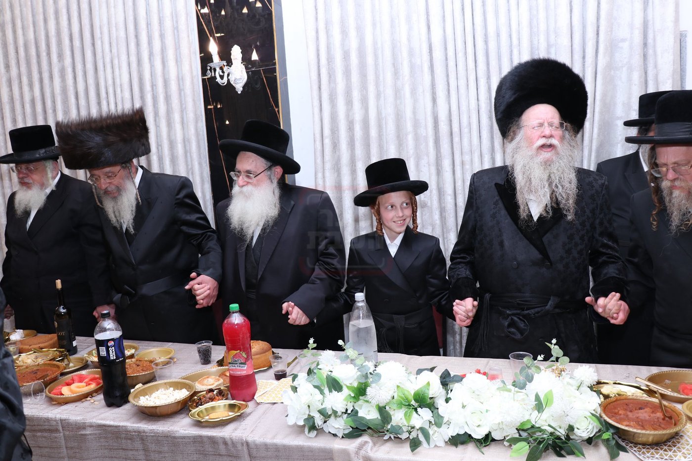 שמחת בר המצווה לנכד האדמו"ר מקוזמיר