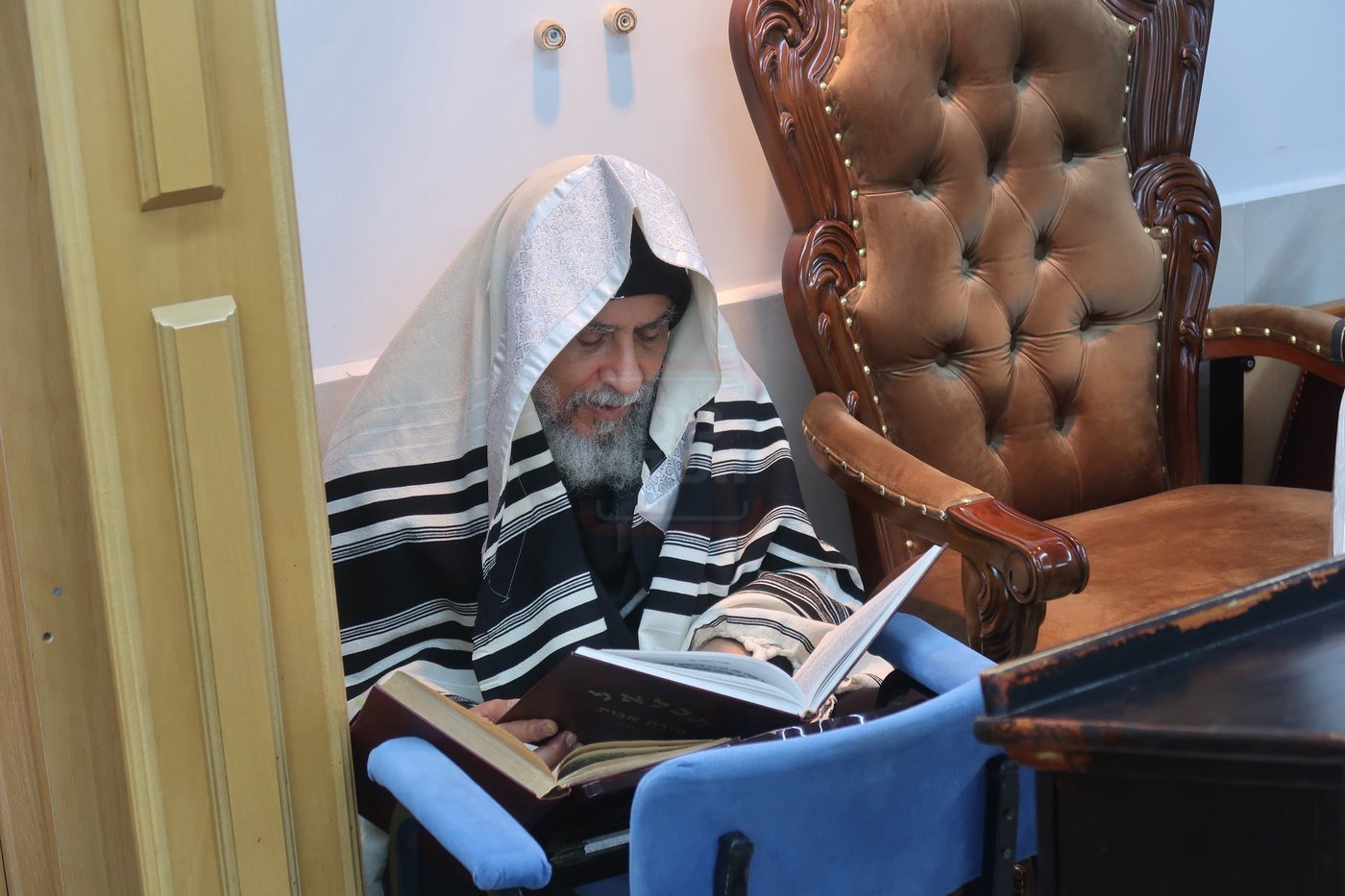  תשעה באב אצל הגאון הרב יצחק רצאבי 