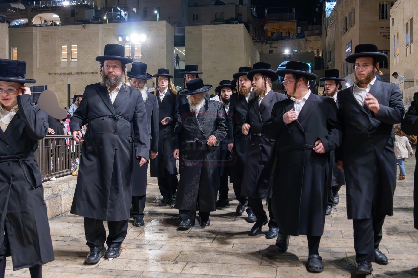 תשעה באב בחצה"ק פינסק קרלין
