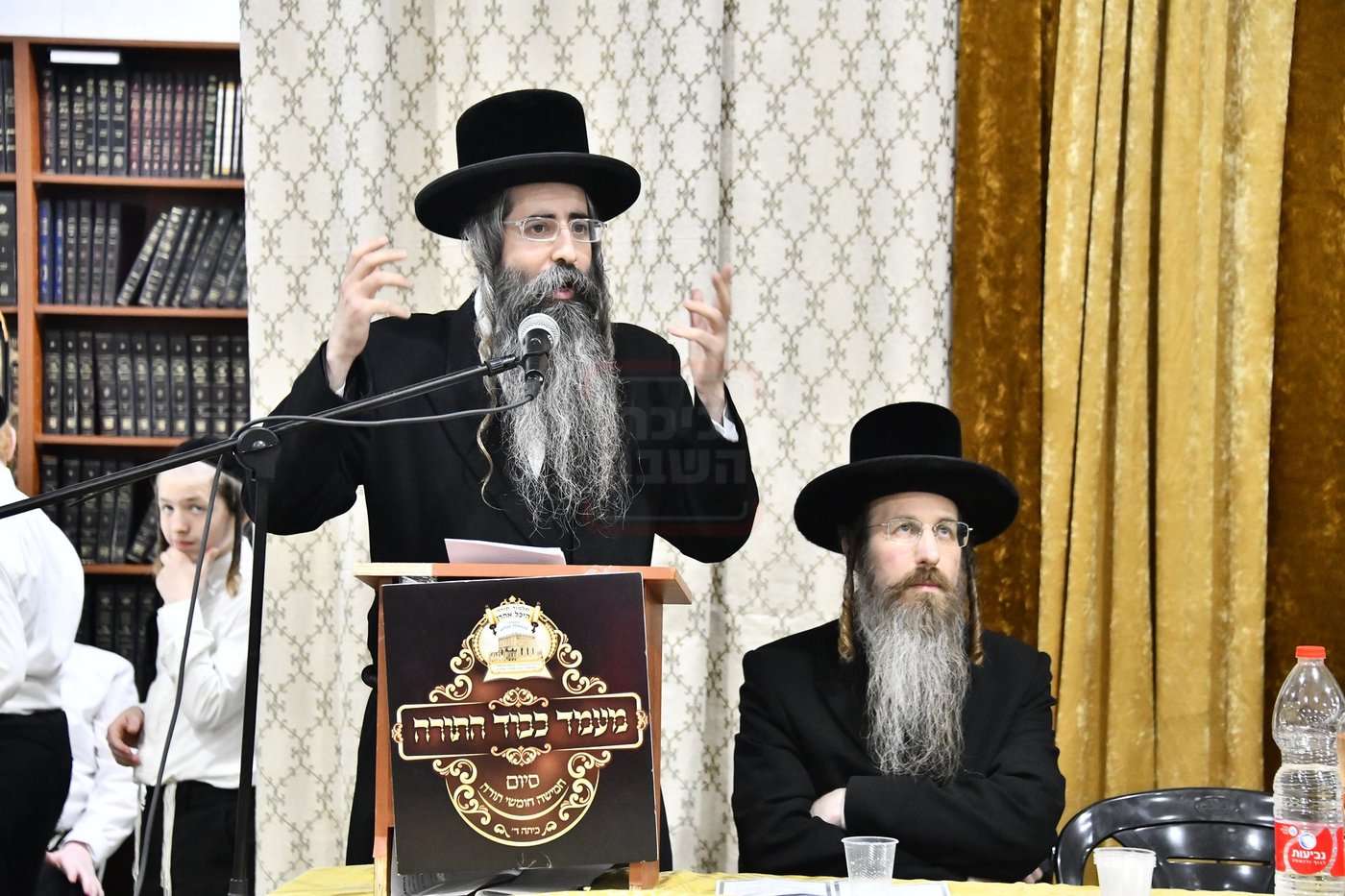 סיום חמשה חומשי תורה במכנובקא בעלזא