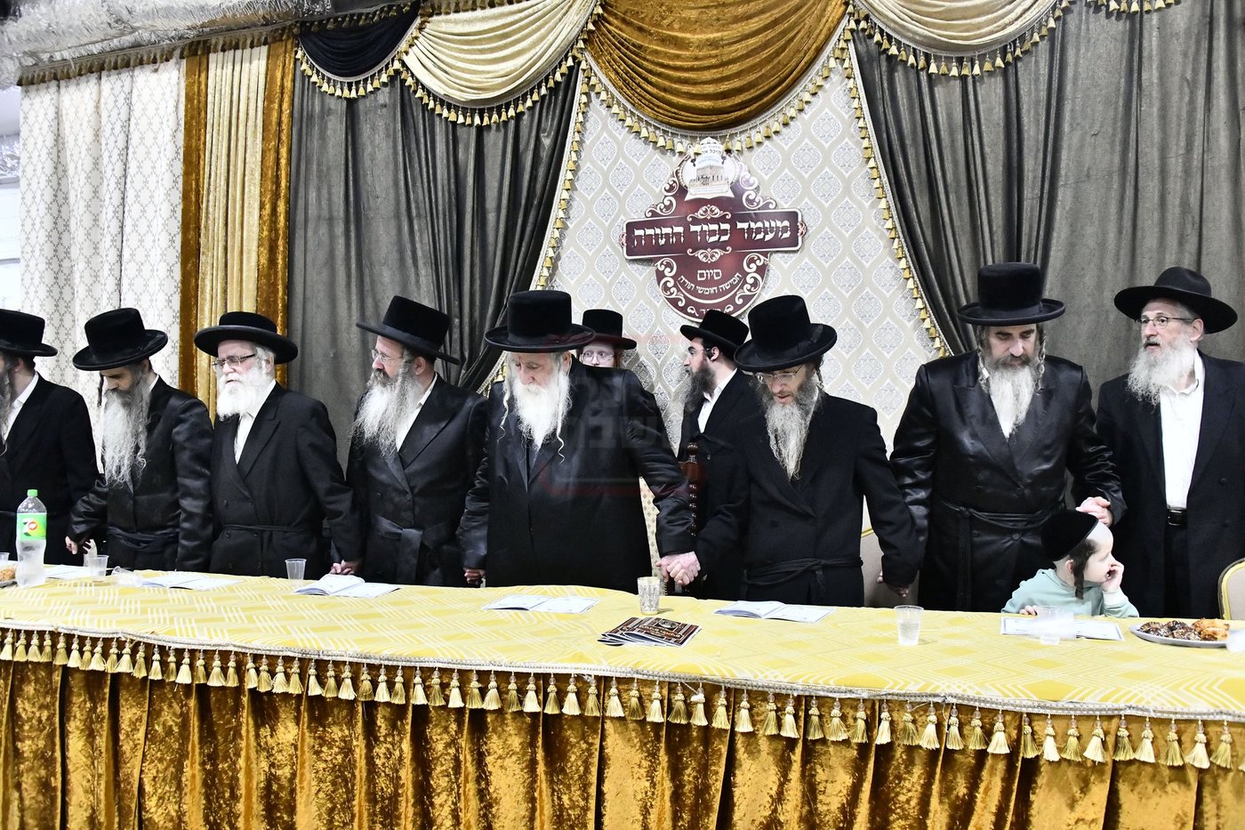 סיום חמשה חומשי תורה במכנובקא בעלזא