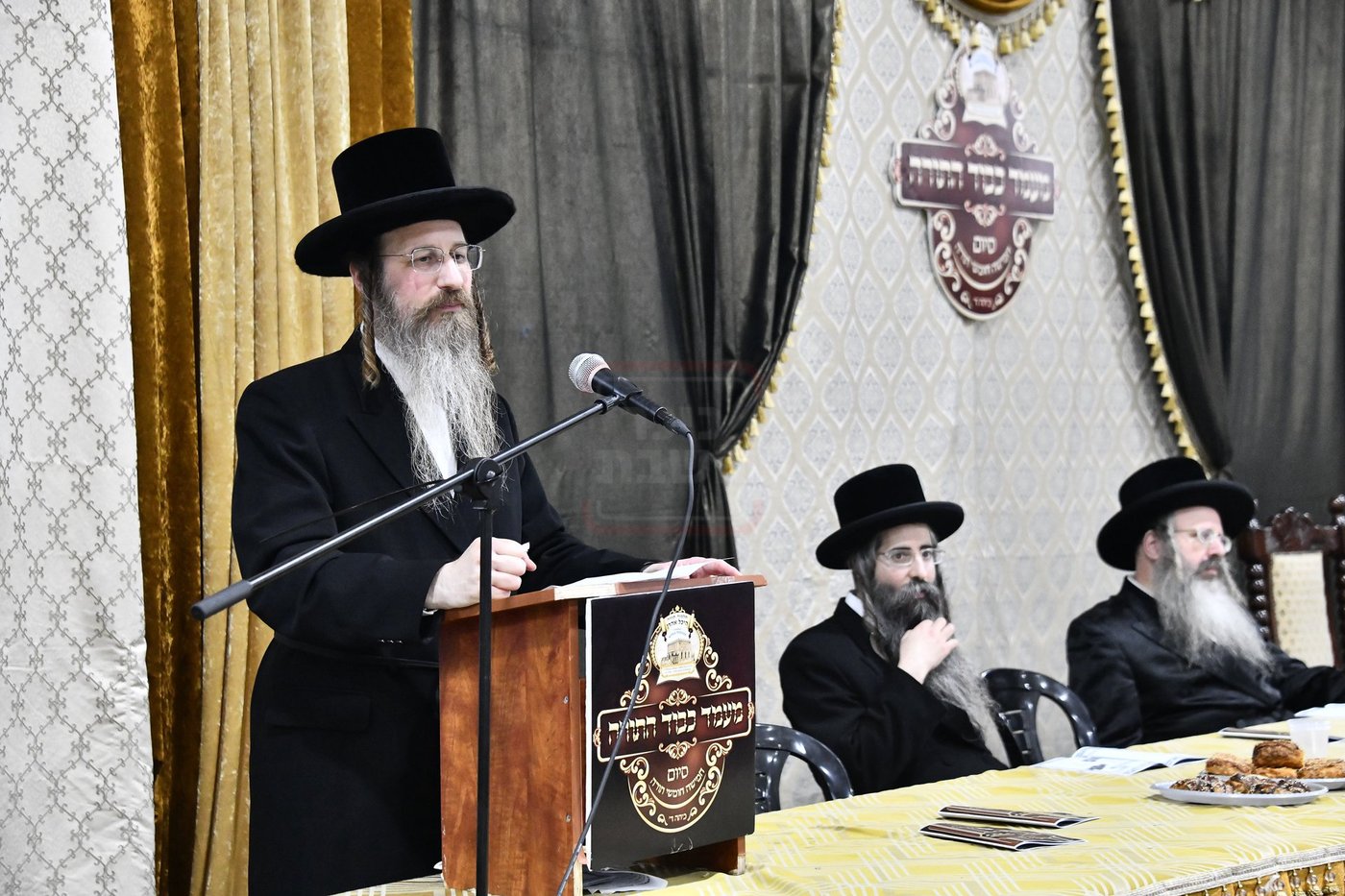 סיום חמשה חומשי תורה במכנובקא בעלזא