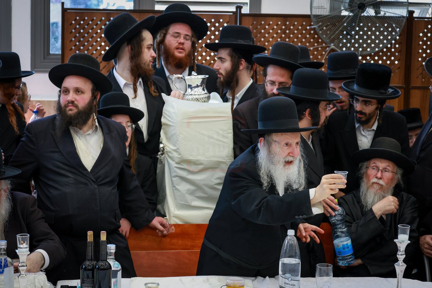 האדמו"ר מאמשינוב בטיש הילולא בצפת 