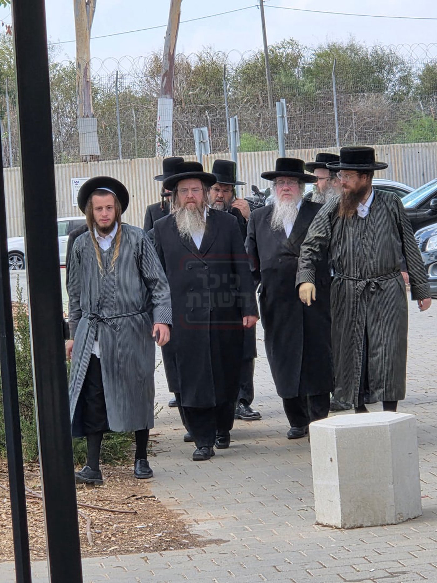 זֵיידְלְ'ע: הבנש"ק שהתחדש עם מכנס חדש והנגידים שהמריאו במסוק פרטי