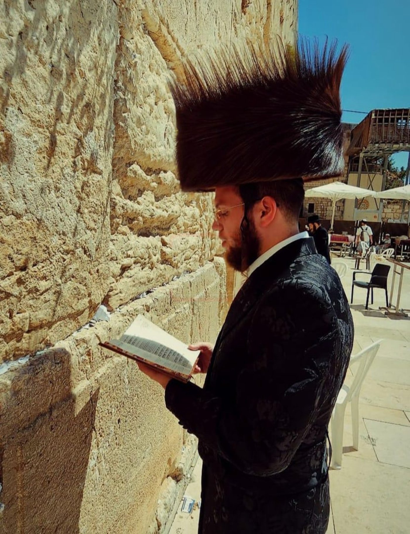 סנדרוביץ ליד הכותל