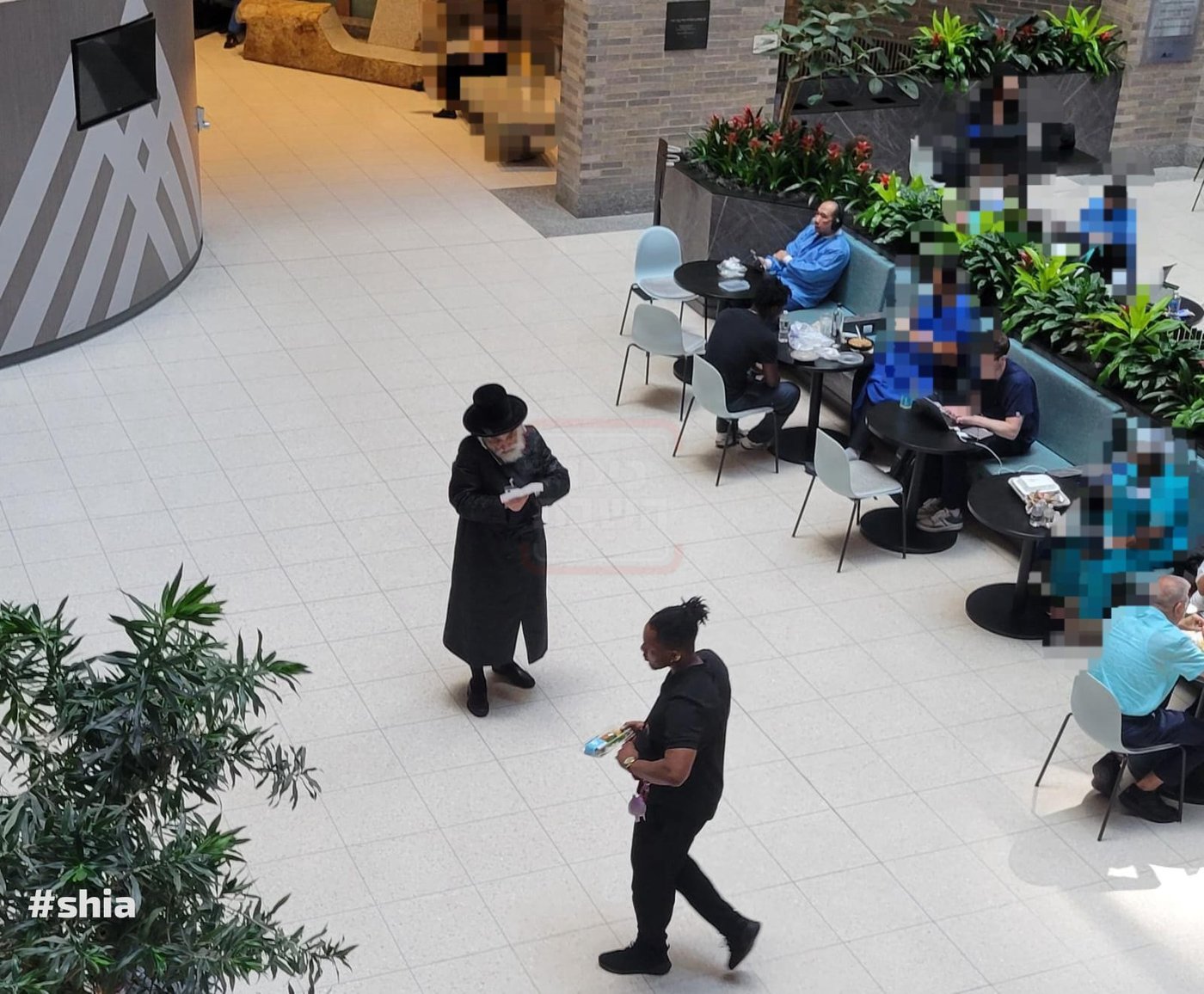 האדמו"ר מויז'ניץ ירושלים בבית החולים