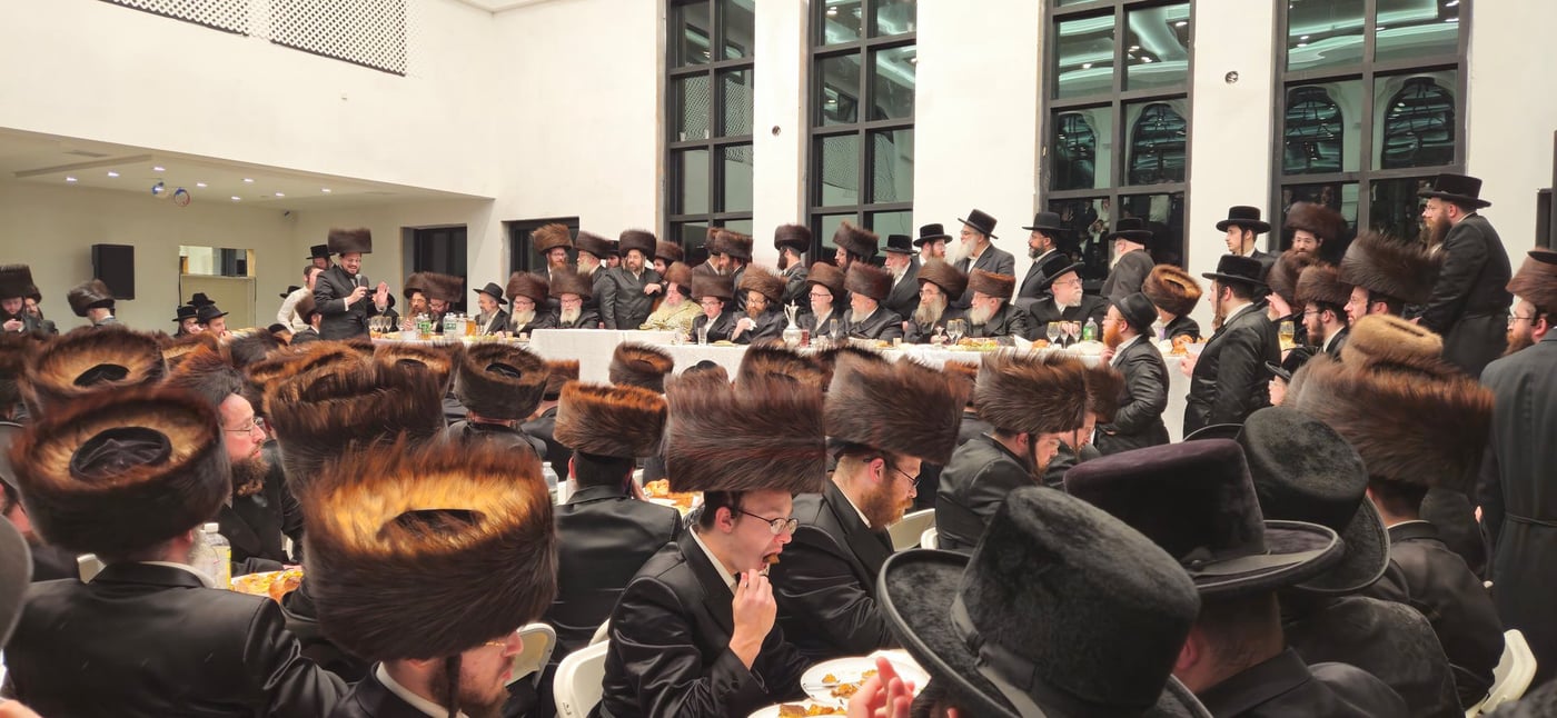 שמחת שבע הברכות בחצה"ק רחמסטריווקא אוקנוויין 