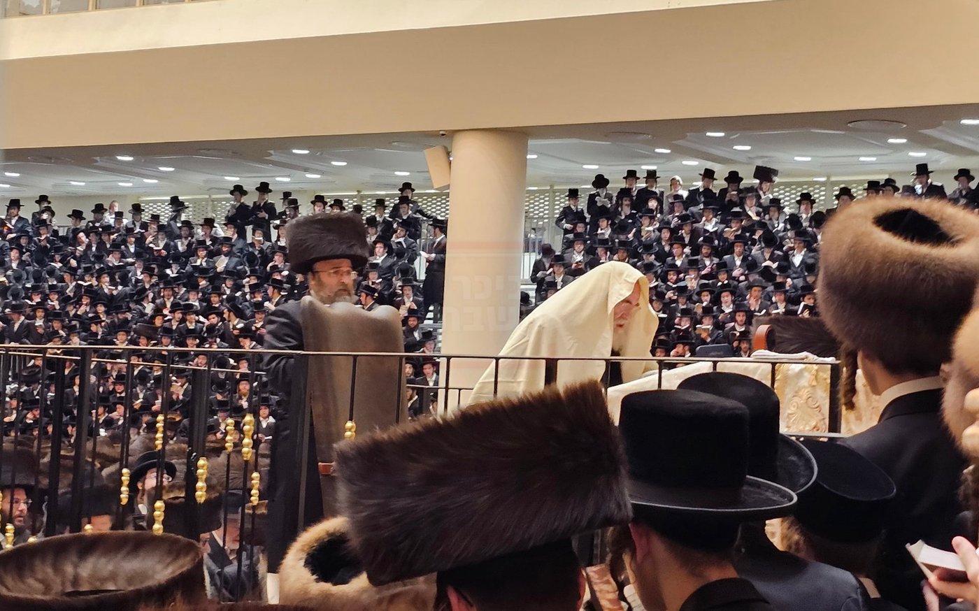 א' סליחות בחצה"ק ויז'ניץ