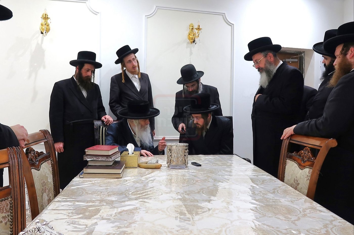 האדמו"ר מסאדיגורה בביקור אצל האדמו"ר מקרעטשניף י-ם 