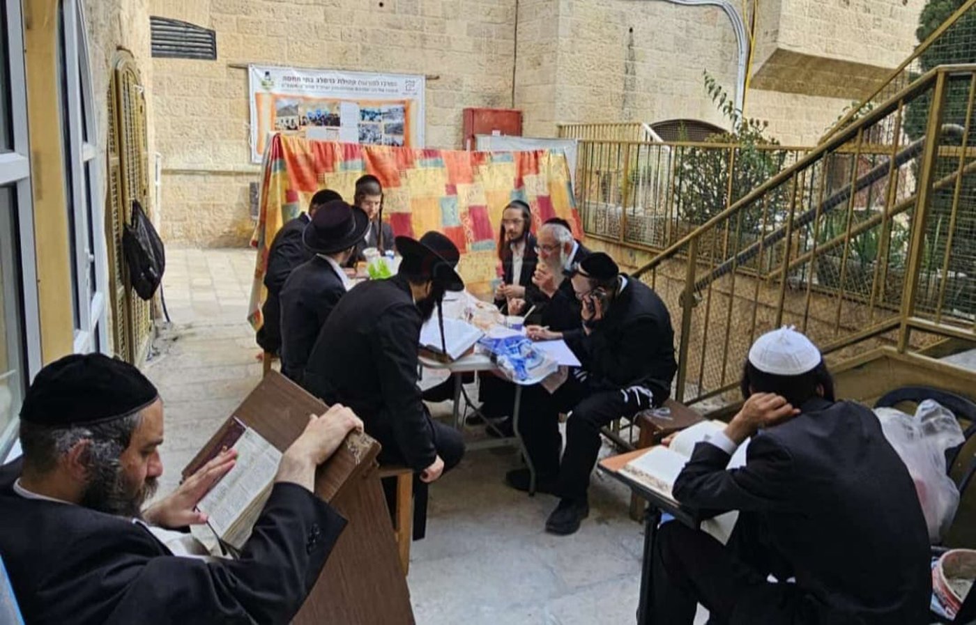 חסיד ברסלב בבתי מחסה