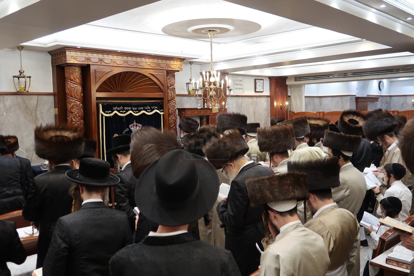 סליחות ראשונות בחצה"ק לעלוב ירושלים