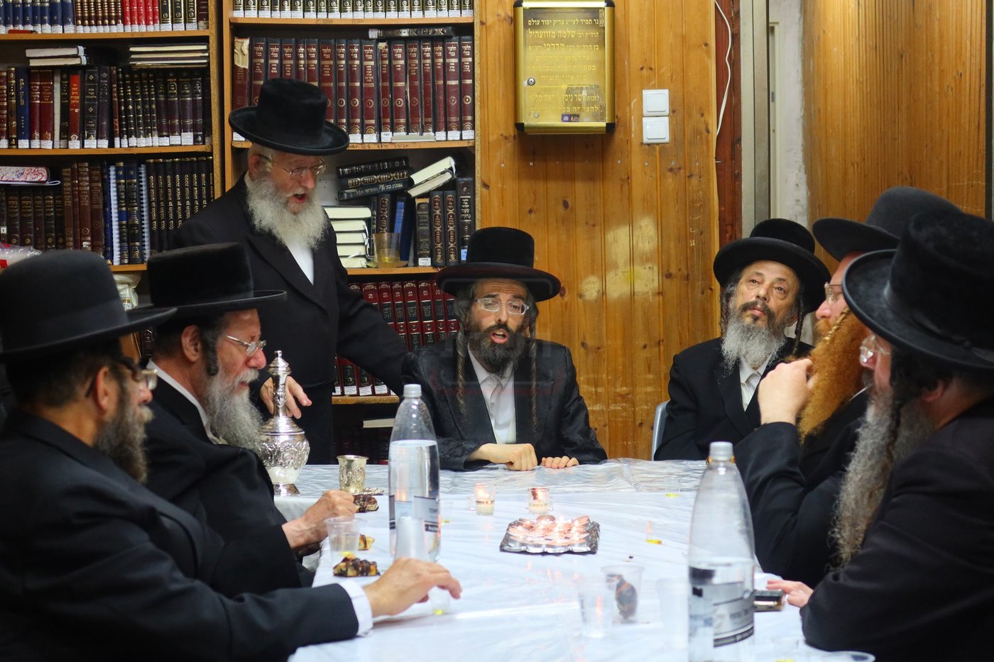 האדמו"ר מזוועהיל בטיש לחיים בהילולת הרה''ק המגיד מזלאטשוב זיע''א