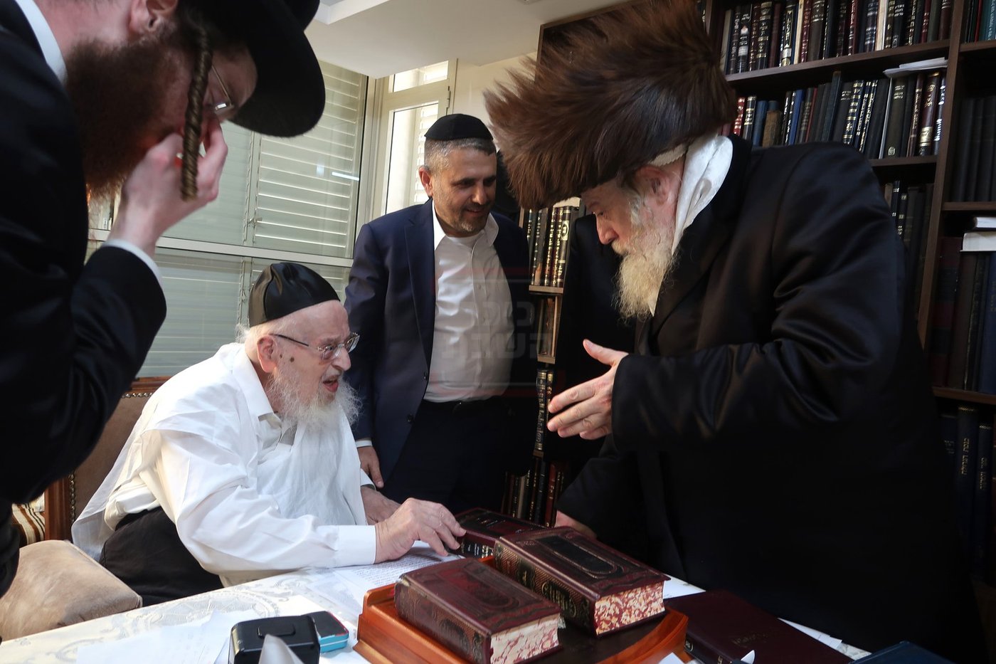האדמו"ר ממבקשי אמונה שבת בבני ברק