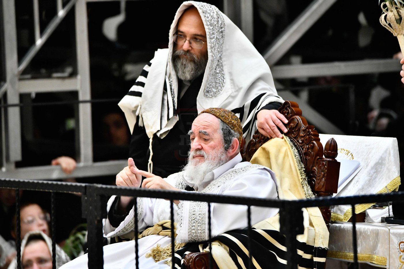 הושענא רבה בחצה"ק ויז'ניץ