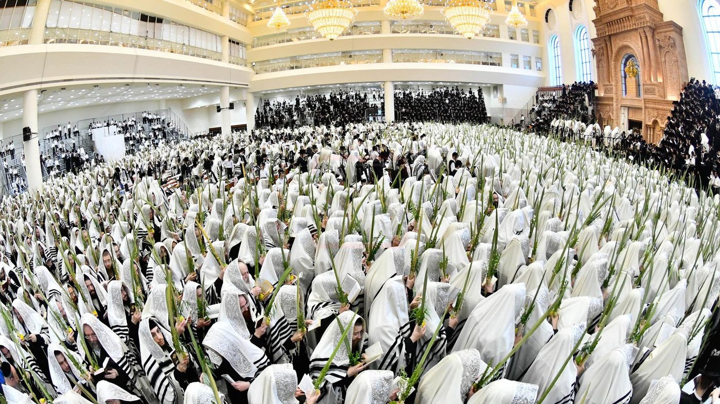 הושענא רבה בחצה"ק ויז'ניץ