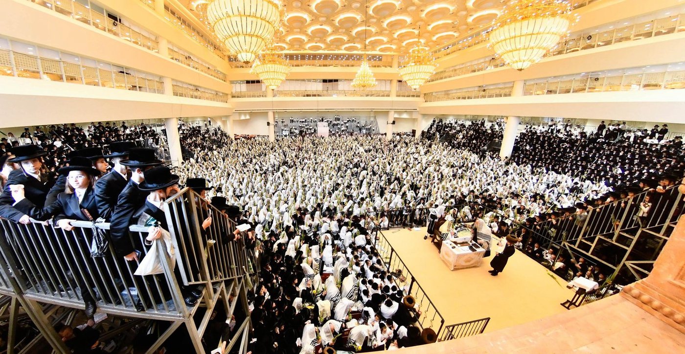 הושענא רבה בחצה"ק ויז'ניץ