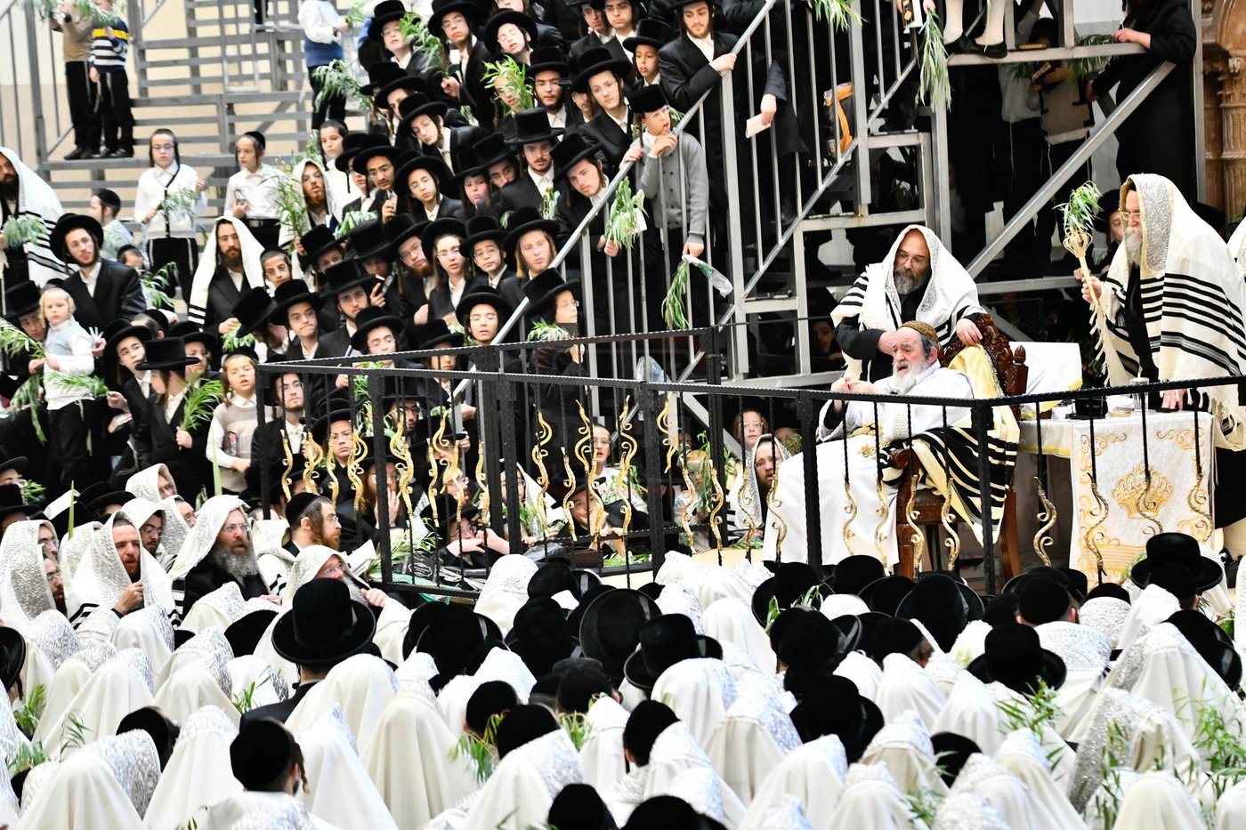 הושענא רבה בחצה"ק ויז'ניץ
