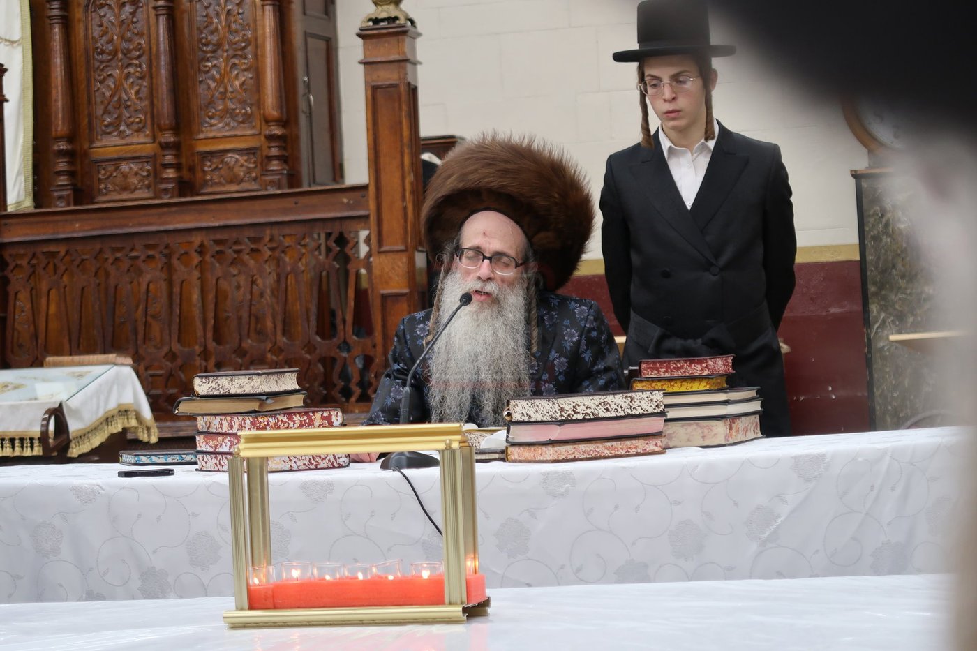 חג הסוכות ושמחת תורה בחצה"ק צאנז זוועהיל