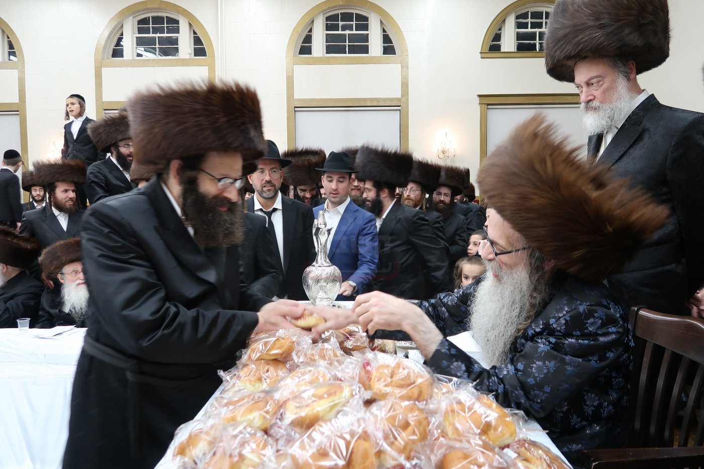 חג הסוכות ושמחת תורה בחצה"ק צאנז זוועהיל