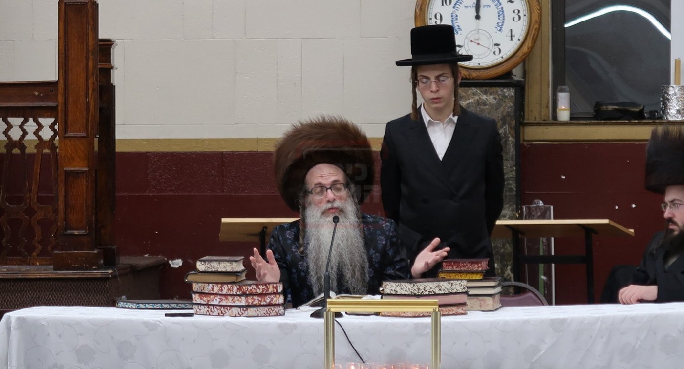 חג הסוכות ושמחת תורה בחצה"ק צאנז זוועהיל