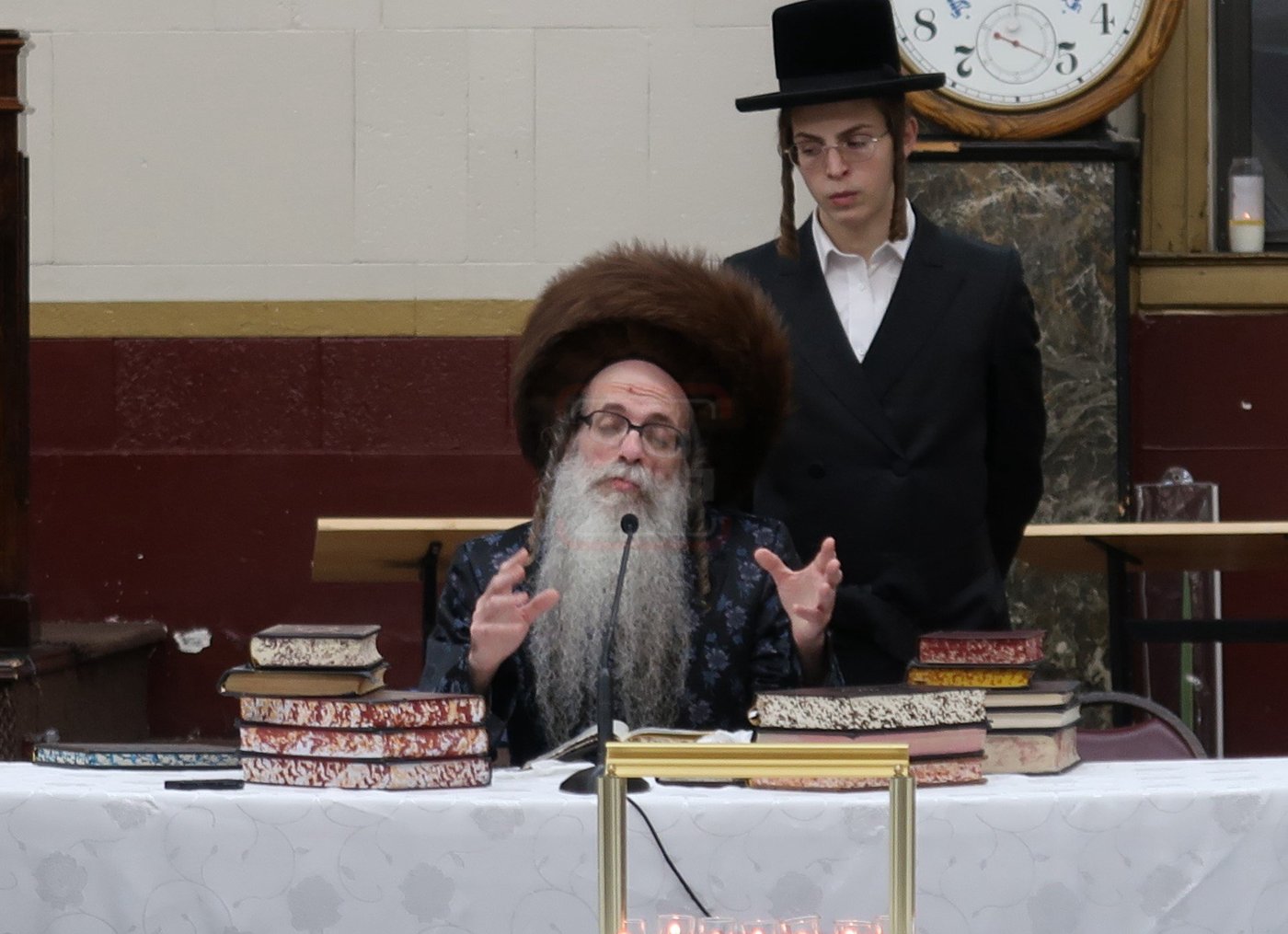 חג הסוכות ושמחת תורה בחצה"ק צאנז זוועהיל