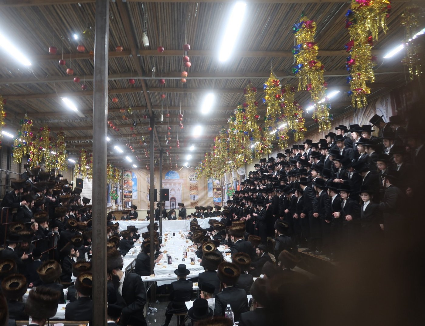 שמחת בית השואבה ונענועים בחצה''ק פאפא