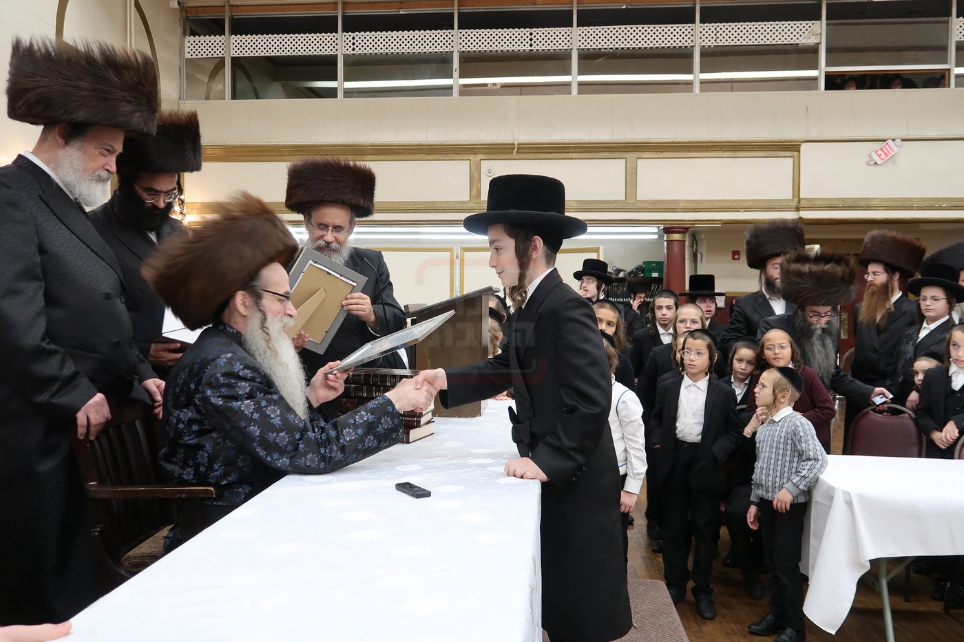 חג הסוכות ושמחת תורה בחצה"ק צאנז זוועהיל