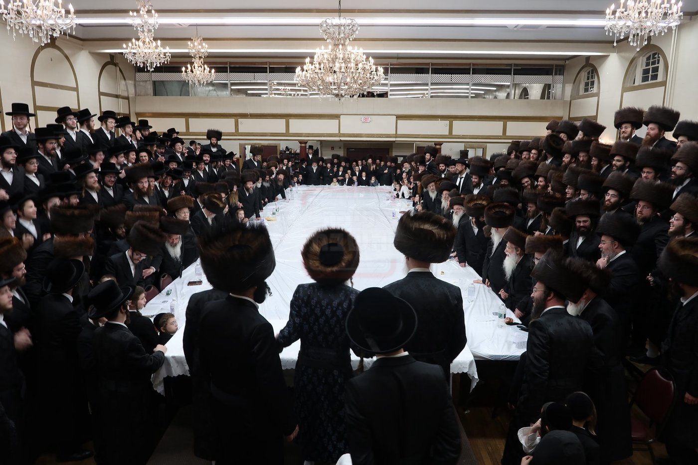 חג הסוכות ושמחת תורה בחצה"ק צאנז זוועהיל