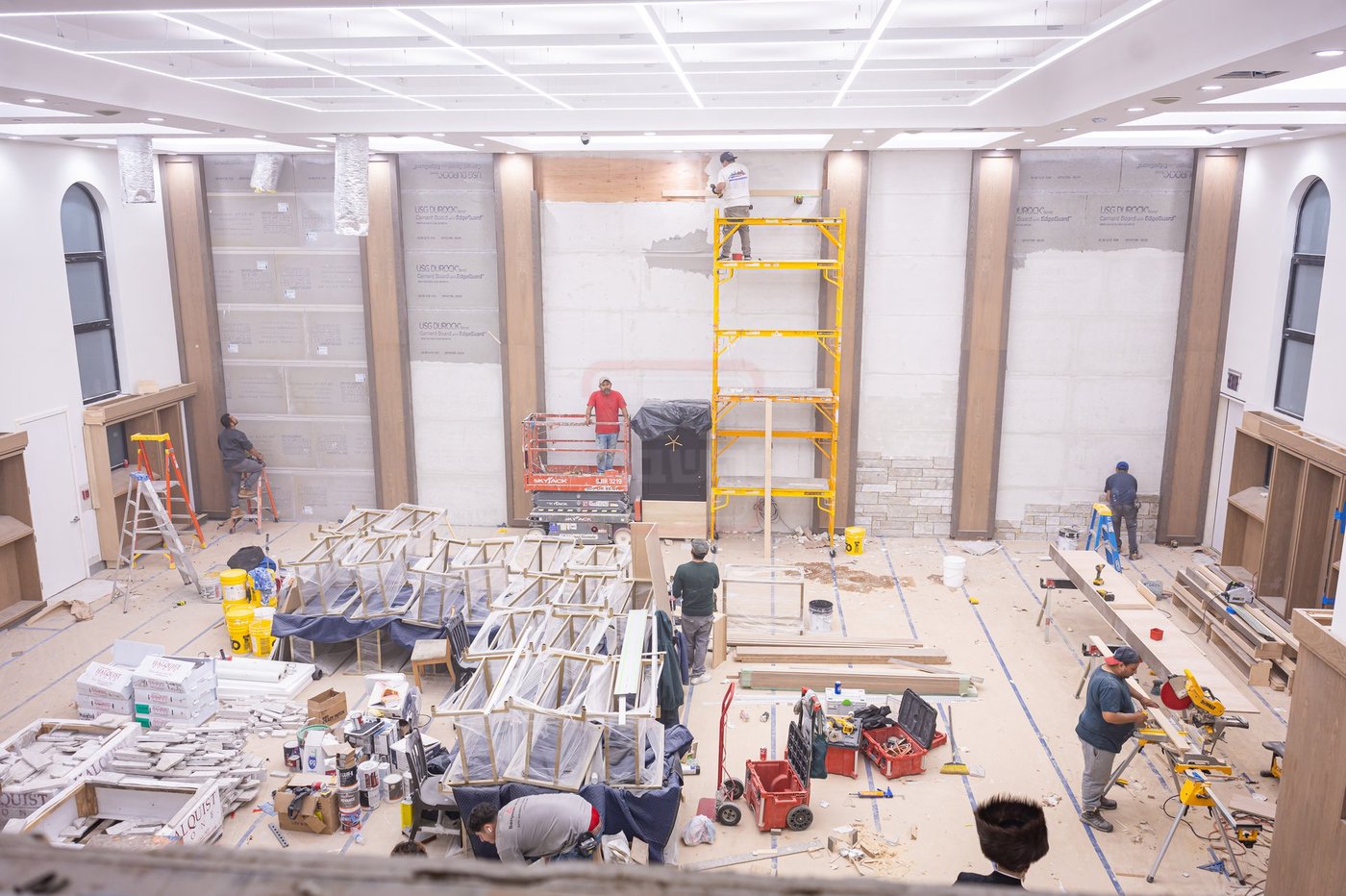 המשך הבניה בצאנז קלויזנבורג בחודש תשרי האחרון