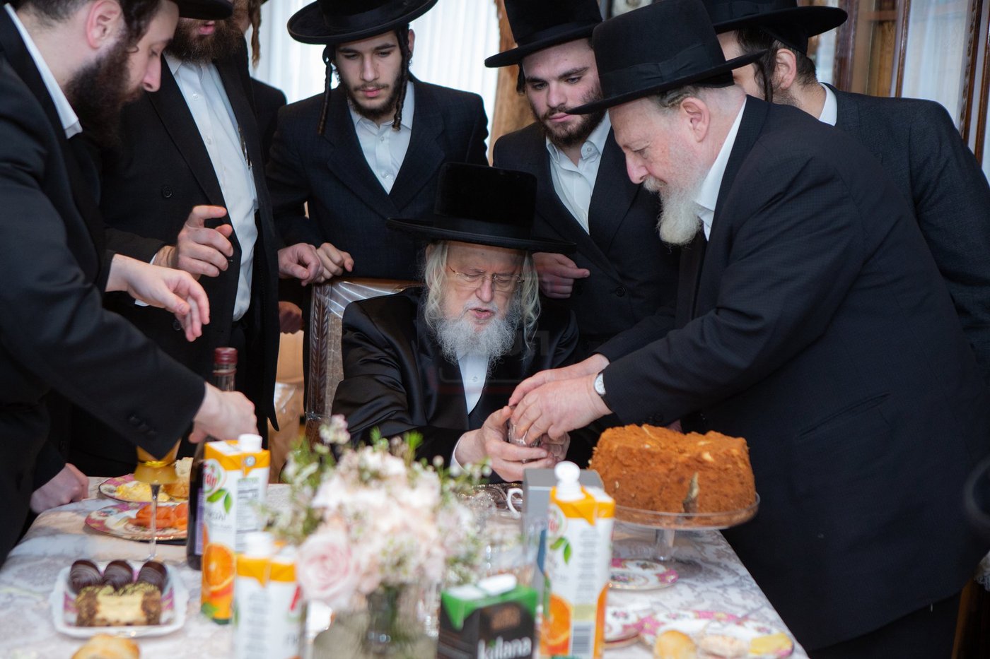 האדמו"ר ממונקאטש בביקור בלונדון