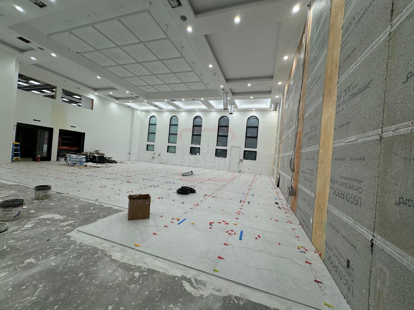 התחלת הבניה בצאנז קלויזנבורג בחודש אלול האחרון