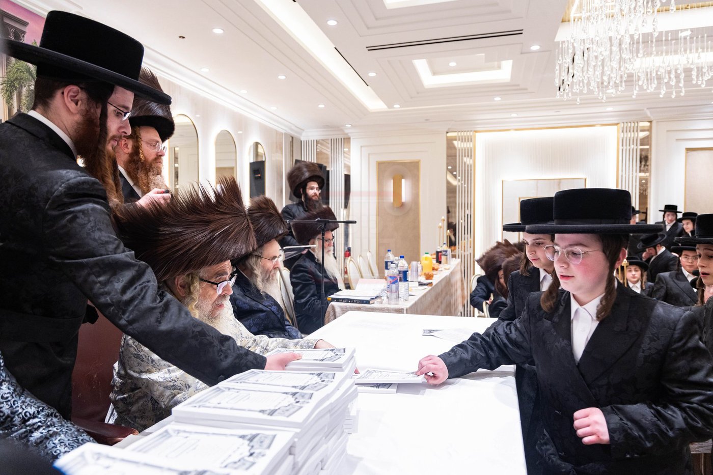 סיום מס' קידושין ע"י ילדי סאטמאר בוויליאמסבורג