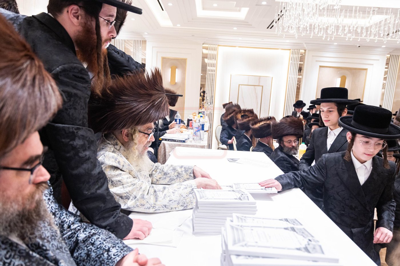 סיום מס' קידושין ע"י ילדי סאטמאר בוויליאמסבורג