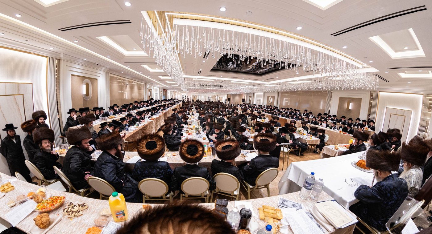 סיום מס' קידושין ע"י ילדי סאטמאר בוויליאמסבורג