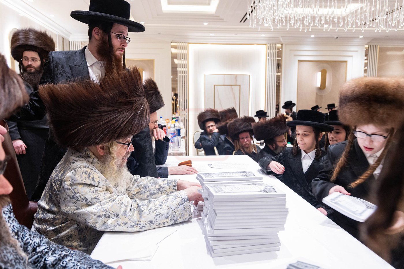 סיום מס' קידושין ע"י ילדי סאטמאר בוויליאמסבורג