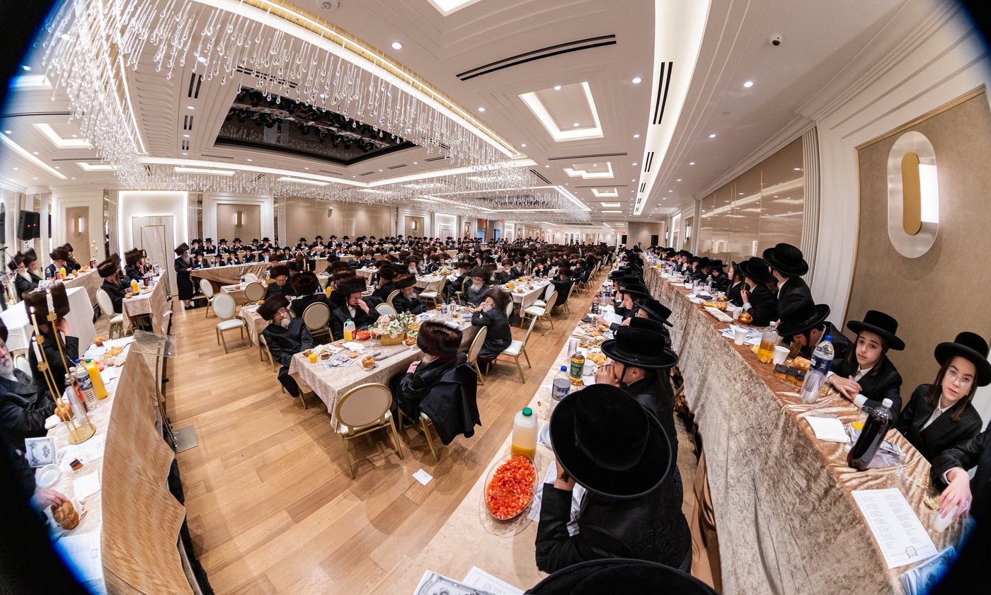 סיום מס' קידושין ע"י ילדי סאטמאר בוויליאמסבורג