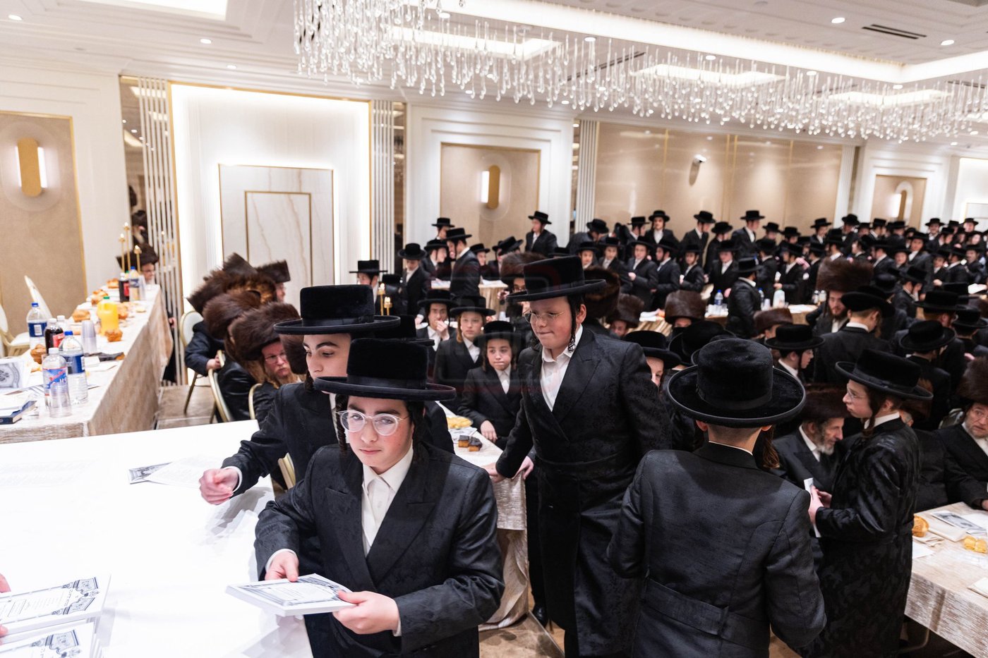 סיום מס' קידושין ע"י ילדי סאטמאר בוויליאמסבורג