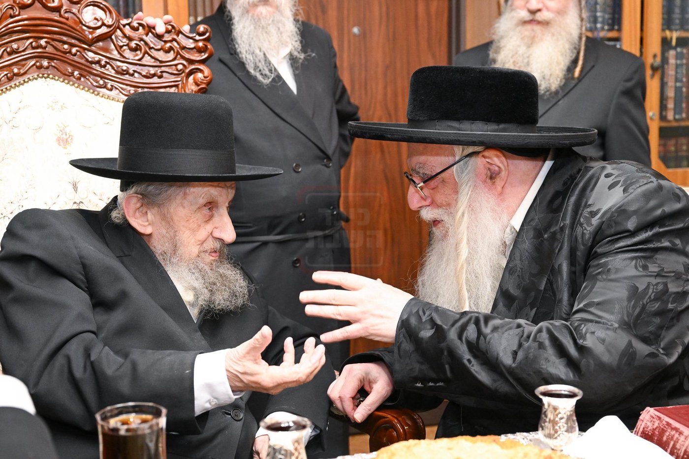 האדמו"ר מצאנז עם הגר"ד לנדו